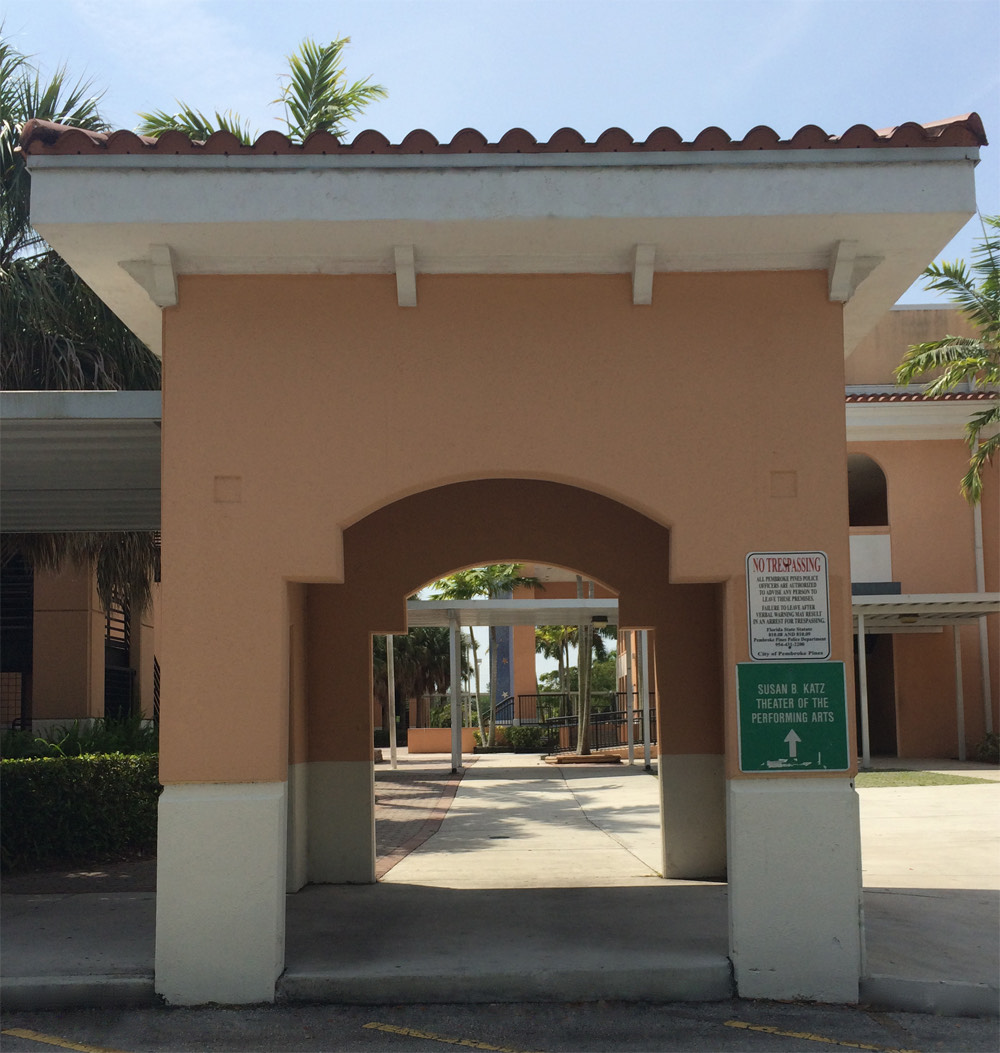 2.%20Final%20Before%20%26%20After%20Susan%20B%20Katz%20PPTOPA%20Jacklyn%20Laflamme%20artist%20Mural